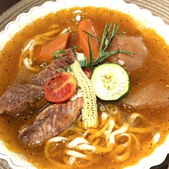 青花椒牛肋麵